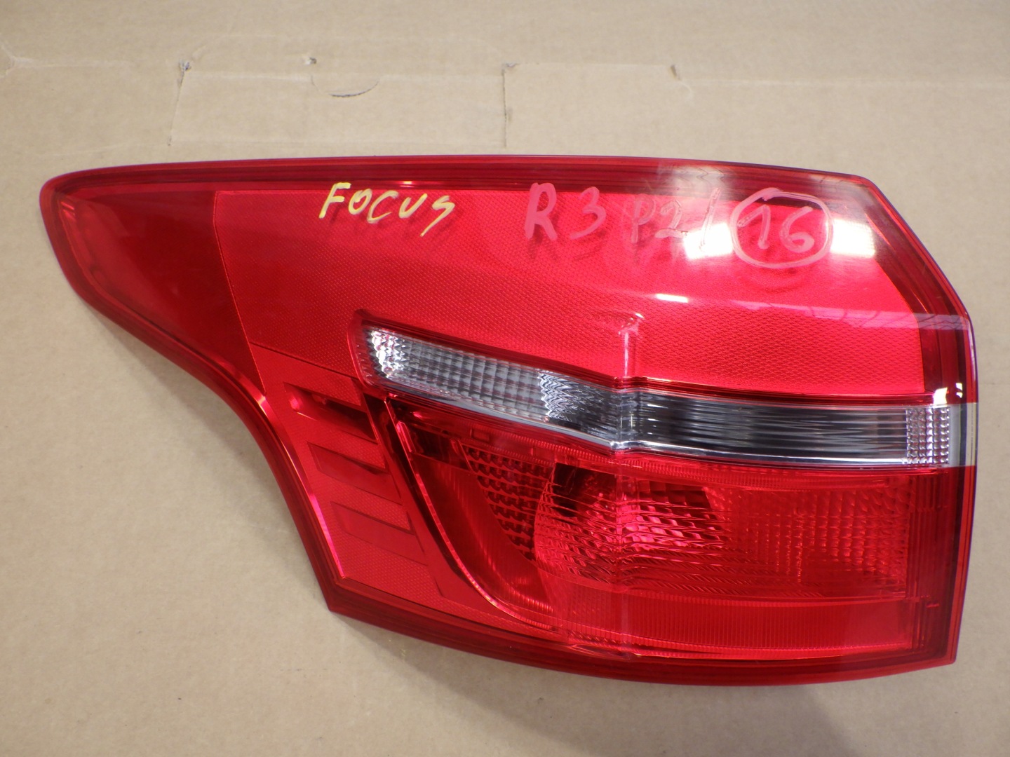 Ford Focus III Mk3 Rückleuchte Rearlamp - Thumbnail 1