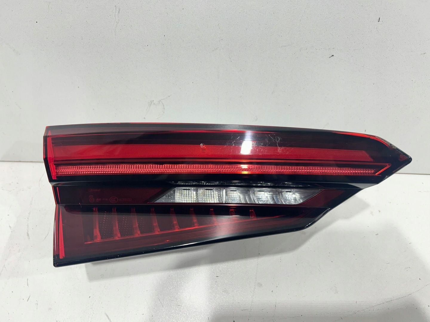 Audi A5 Rückleuchte 8W6945093Q Rearlamp - Thumbnail 1