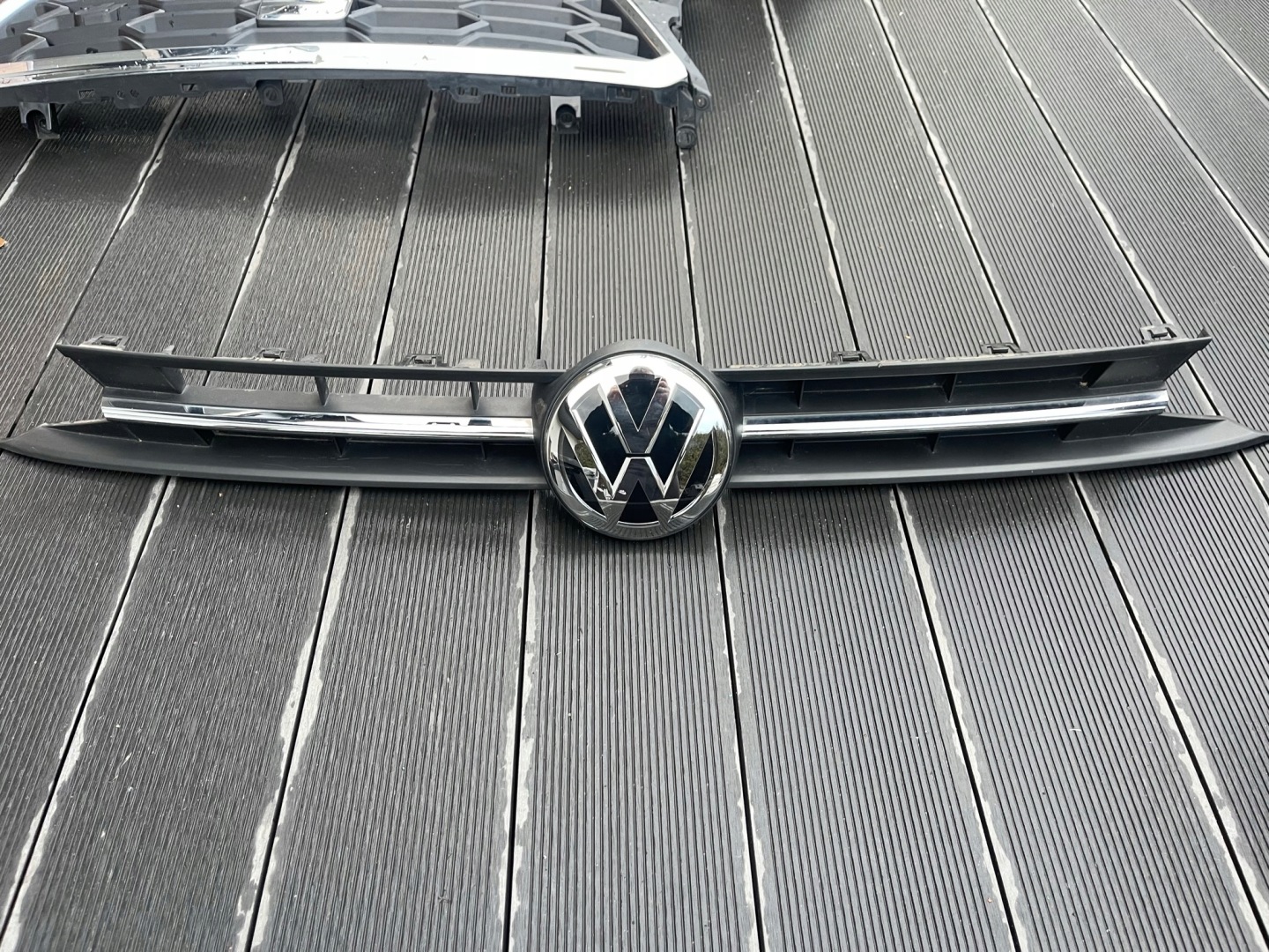 VW Polo V Kühlergrill FRONTGRILL Kühlergitter 2GS853651A - Thumbnail 1