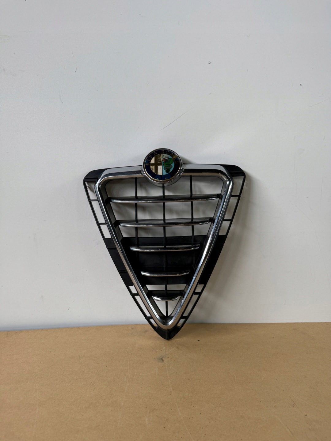 Alfa Romeo Giulietta Typ 940 Kühlergrill FRONTGRILL Kühlergitter 156085889 - Thumbnail 1