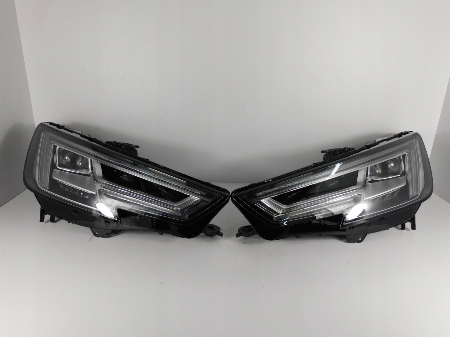 Frontscheinwerfer Audi A4 B9 8W0941033 LED Links Scheinwerfer Headlight - Thumbnail 1