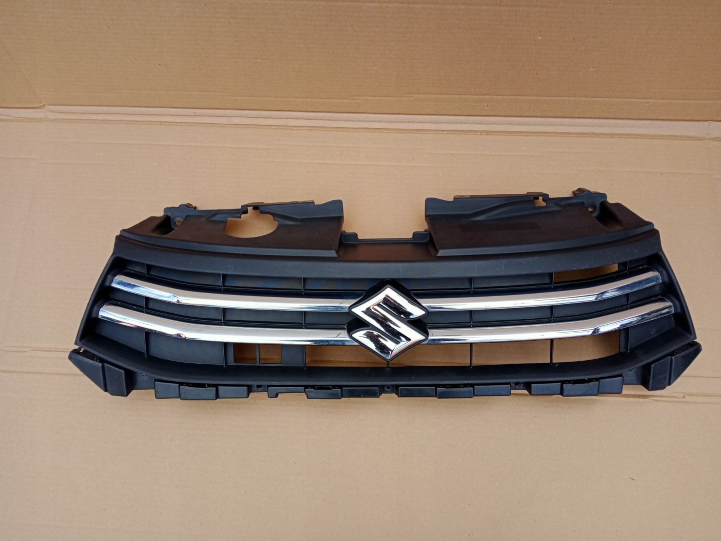 Suzuki Celerio LF Kühlergrill FRONTGRILL Kühlergitter - Thumbnail 4