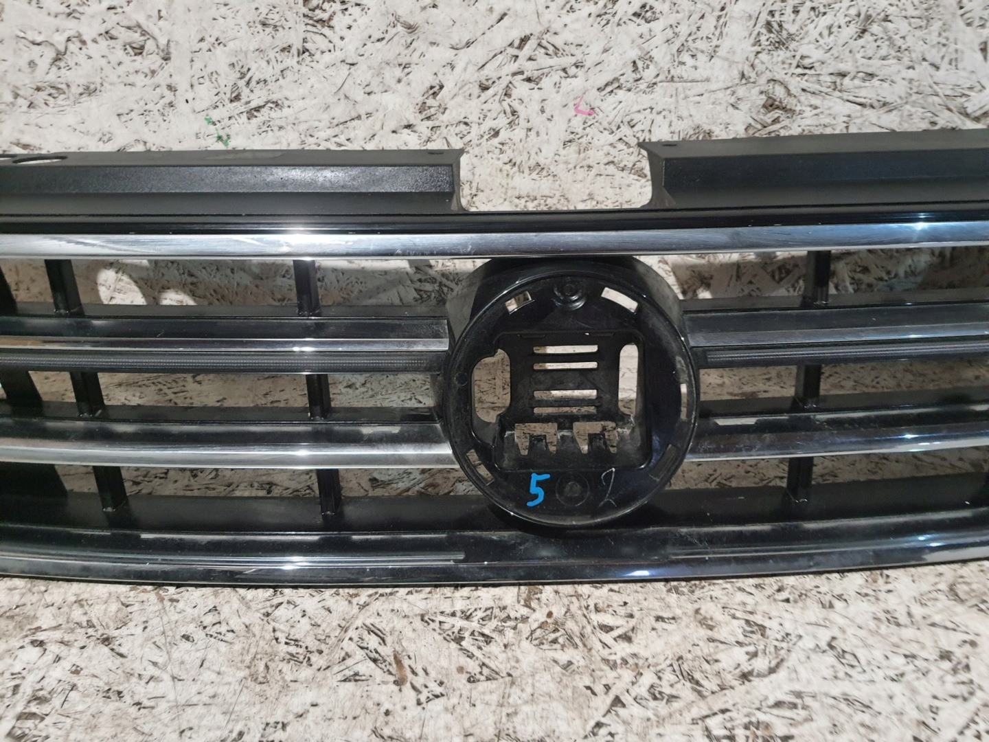 VW Tiguan Kühlergrill FRONTGRILL Kühlergitter 5NN853653E - Thumbnail 3