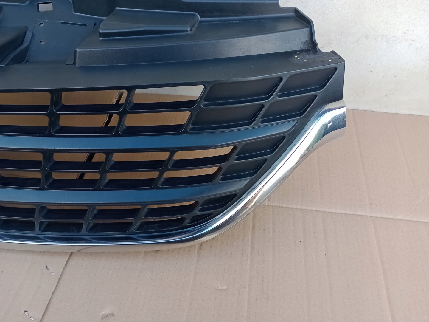 Renault Trafic L Kühlergrill FRONTGRILL Kühlergitter 623105226R - Thumbnail 9
