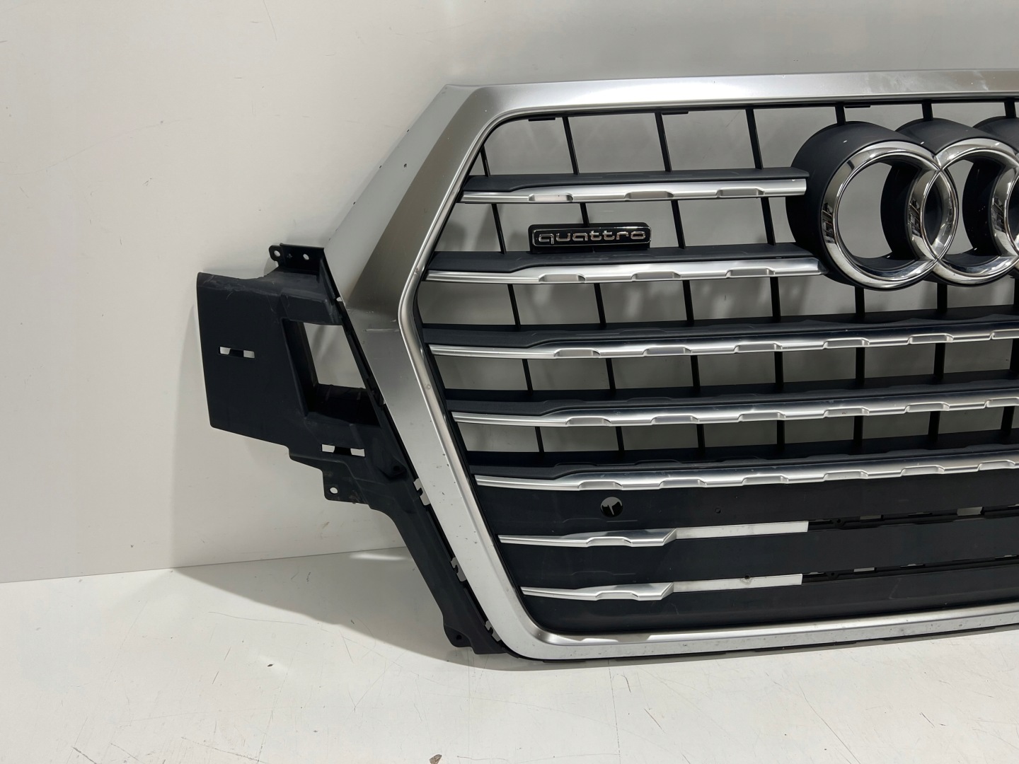 Audi Q7 Kühlergrill FRONTGRILL Kühlergitter 4M0853651XX - Thumbnail 4