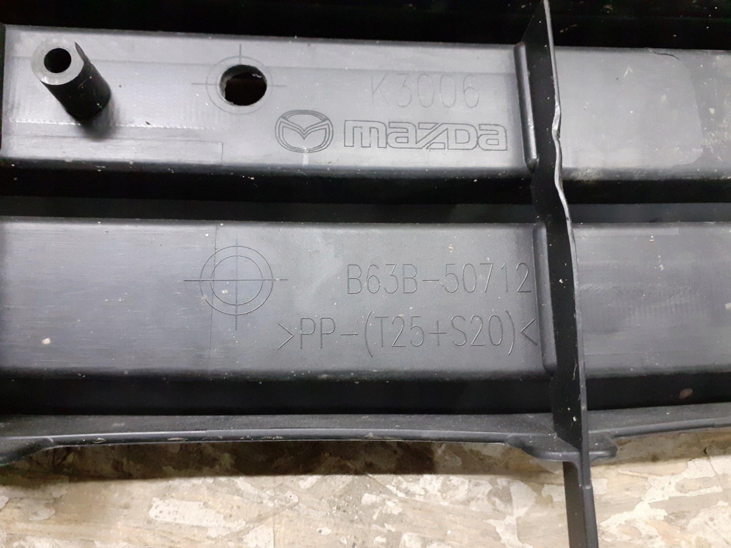 Mazda 3 BM Kühlergrill FRONTGRILL Kühlergitter B63B50712 - Thumbnail 6