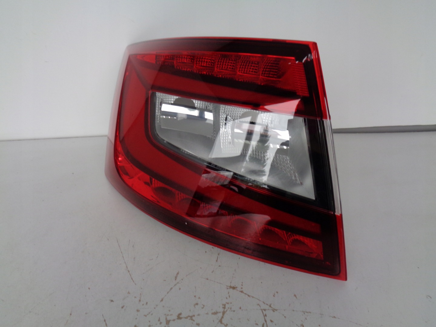 Skoda Octavia 1U Rückleuchte 5E5945207L Rearlamp - Thumbnail 1