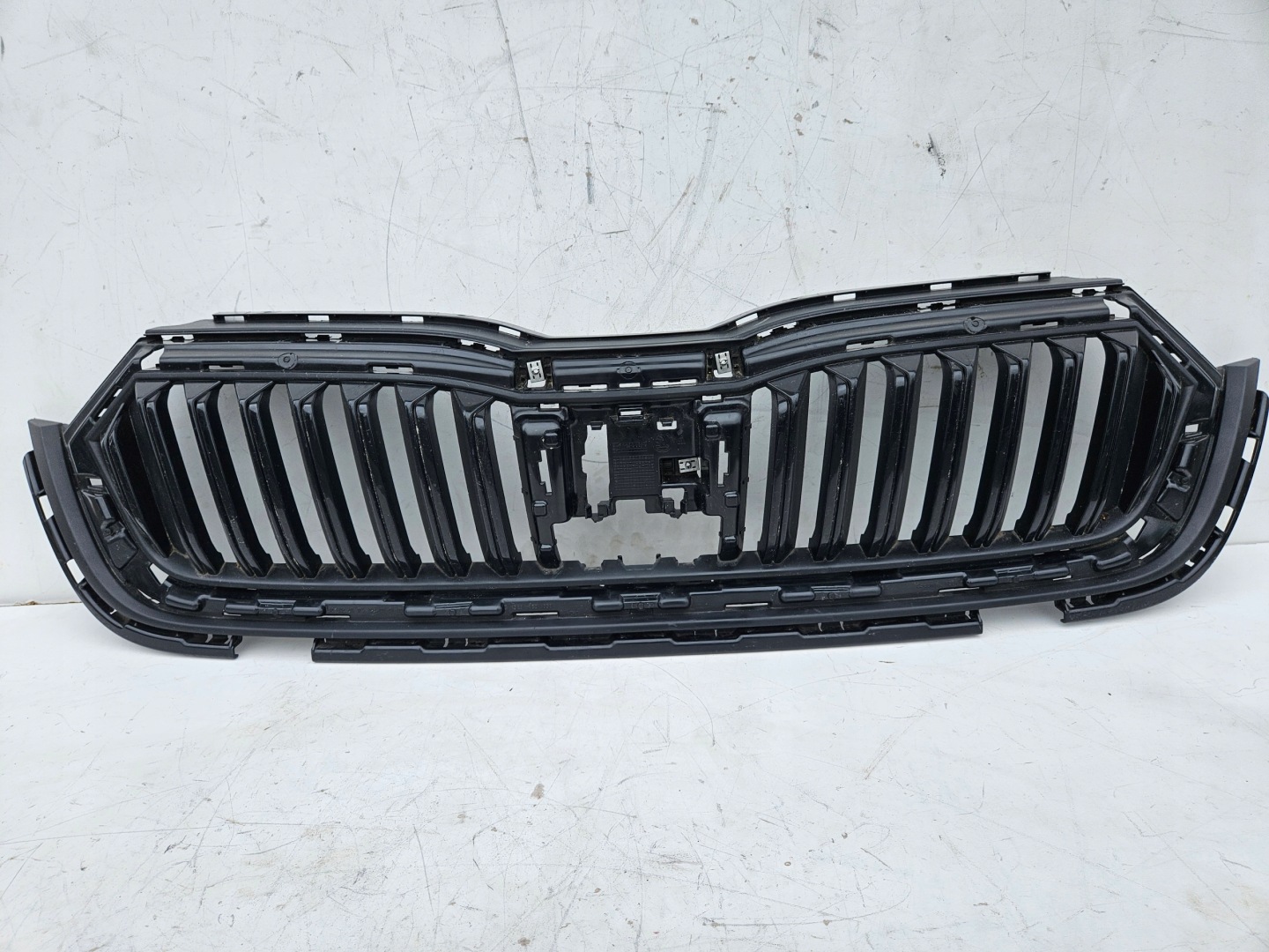 Skoda Octavia 1U Kühlergrill FRONTGRILL Kühlergitter 5E3853653 - Thumbnail 1