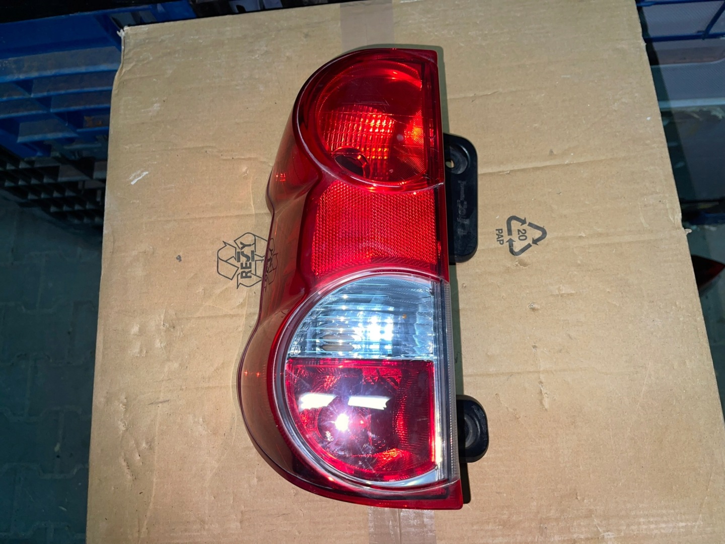 Nissan NV200 M20M Rückleuchte Rearlamp - Thumbnail 1