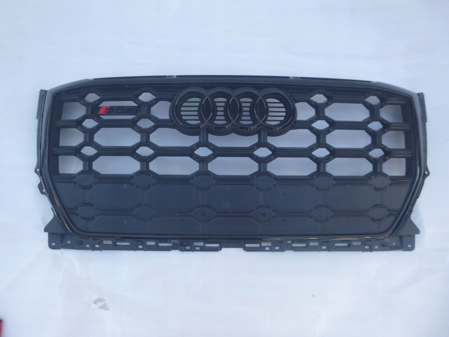 Audi Q2 Kühlergrill FRONTGRILL Kühlergitter 81A853651G - Thumbnail 1