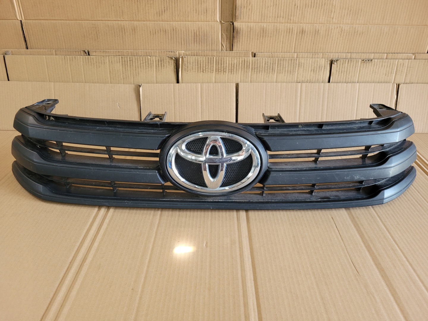 Toyota Hilux AN1P Kühlergrill FRONTGRILL Kühlergitter 531110KA90 - Thumbnail 1