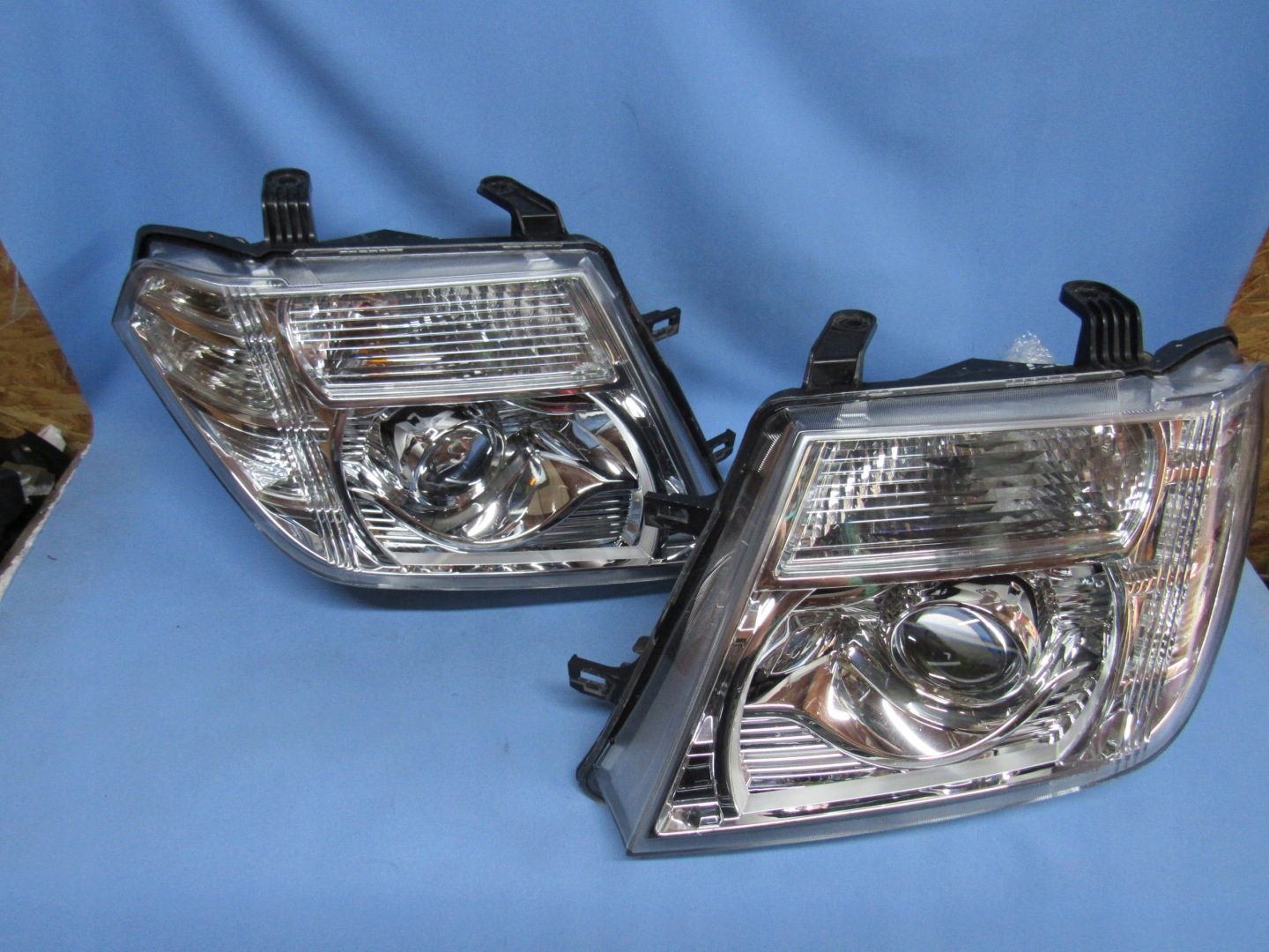 Frontscheinwerfer Nissan Pathfinder R51 260605X10A Bi-Xenon Links Headlight - Thumbnail 1