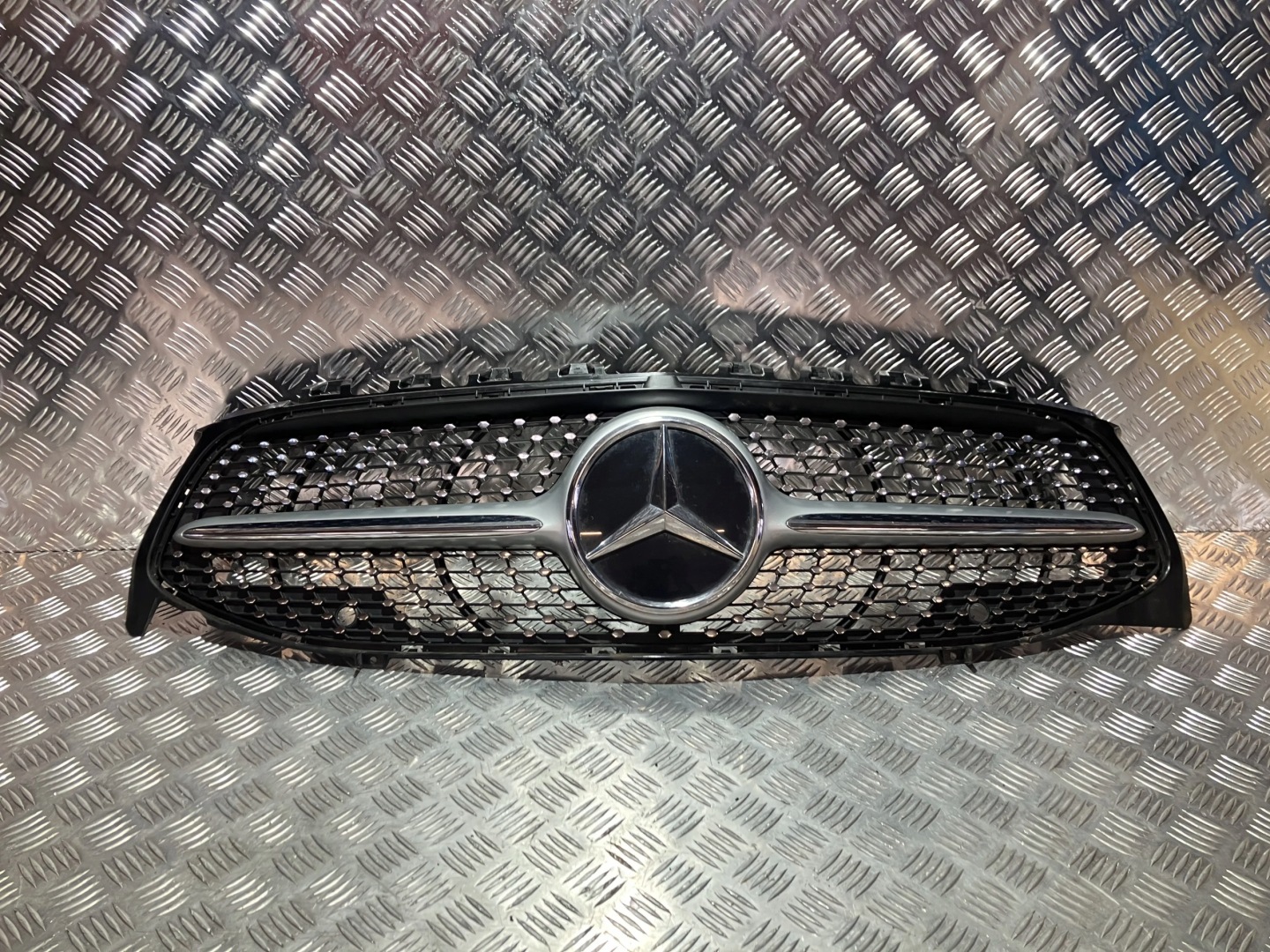 Mercedes-Benz CLA C118 Kühlergrill FRONTGRILL Kühlergitter A1188800802 - Thumbnail 1