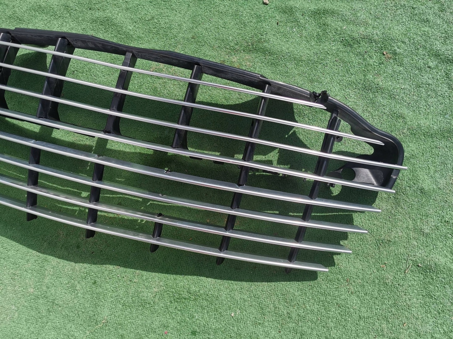 Aston Martin Rapide VH1 Kühlergrill FRONTGRILL Kühlergitter DD438190AA - Thumbnail 3