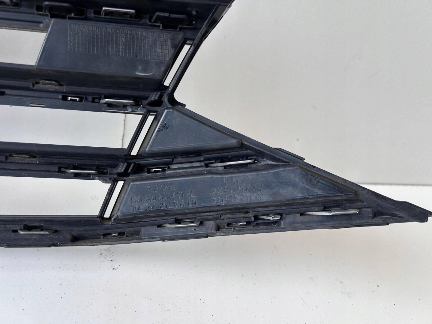 VW Passat B8 Kühlergrill FRONTGRILL Kühlergitter 3G0853653 - Thumbnail 6