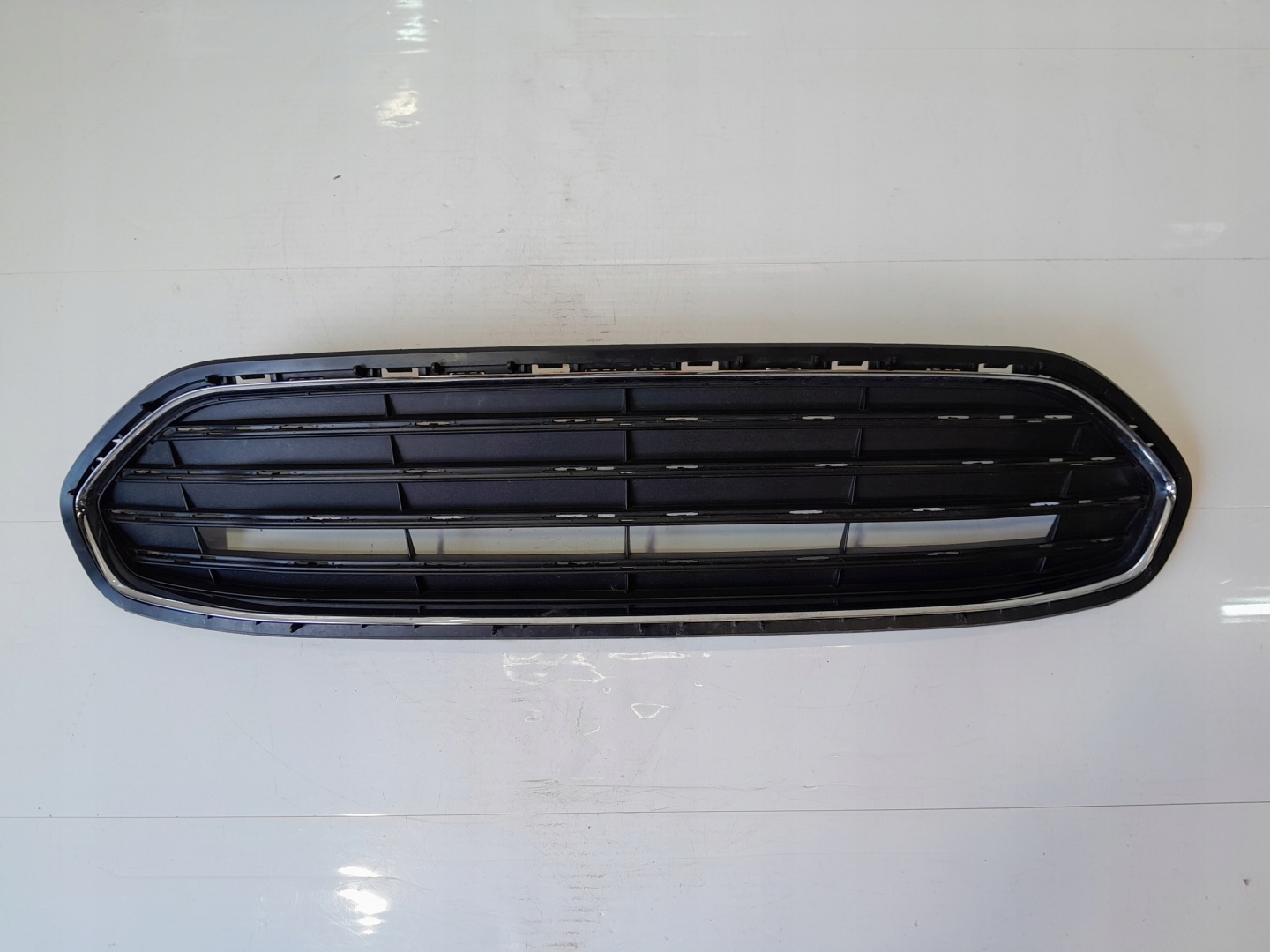 Ford Ka III KAF Mk3 Kühlergrill FRONTGRILL Kühlergitter E4B517B968EBL - Thumbnail 1