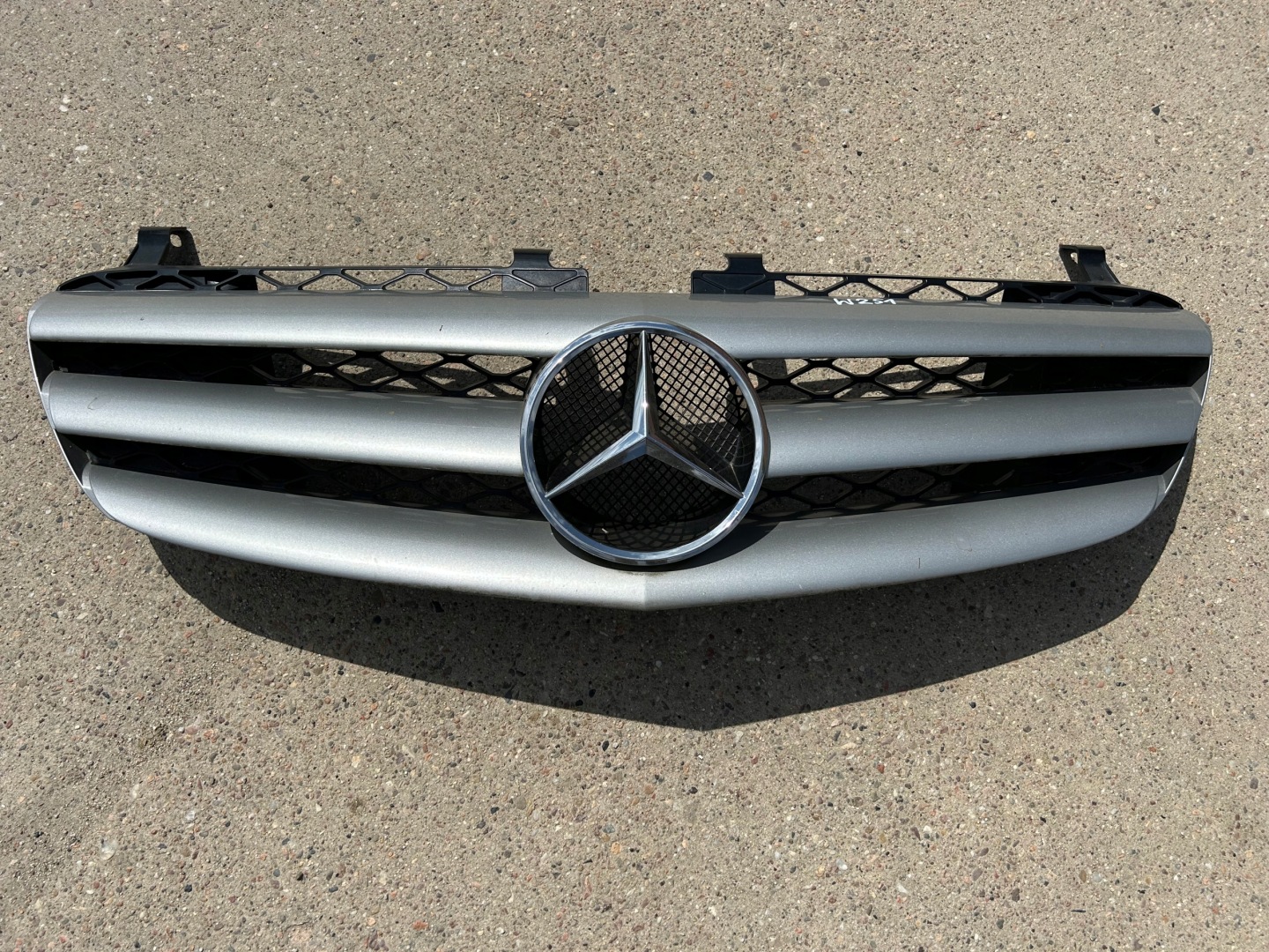 Mercedes-Benz R-Klasse W251 Kühlergrill FRONTGRILL Kühlergitter - Thumbnail 1