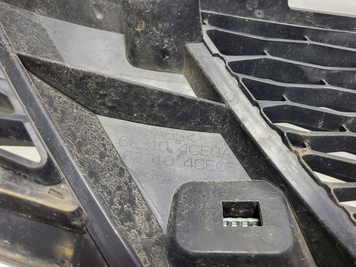 Nissan X-Trail T32 Kühlergrill FRONTGRILL Kühlergitter 623104CE0A - Thumbnail 7