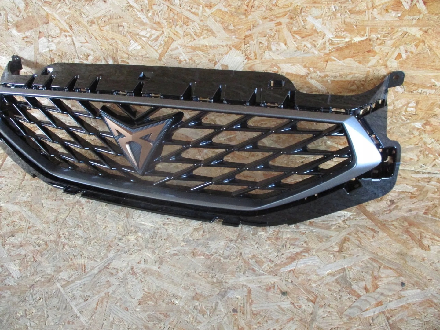 SEAT Leon IV 5F Kühlergrill FRONTGRILL Kühlergitter 5FA853651C - Thumbnail 2
