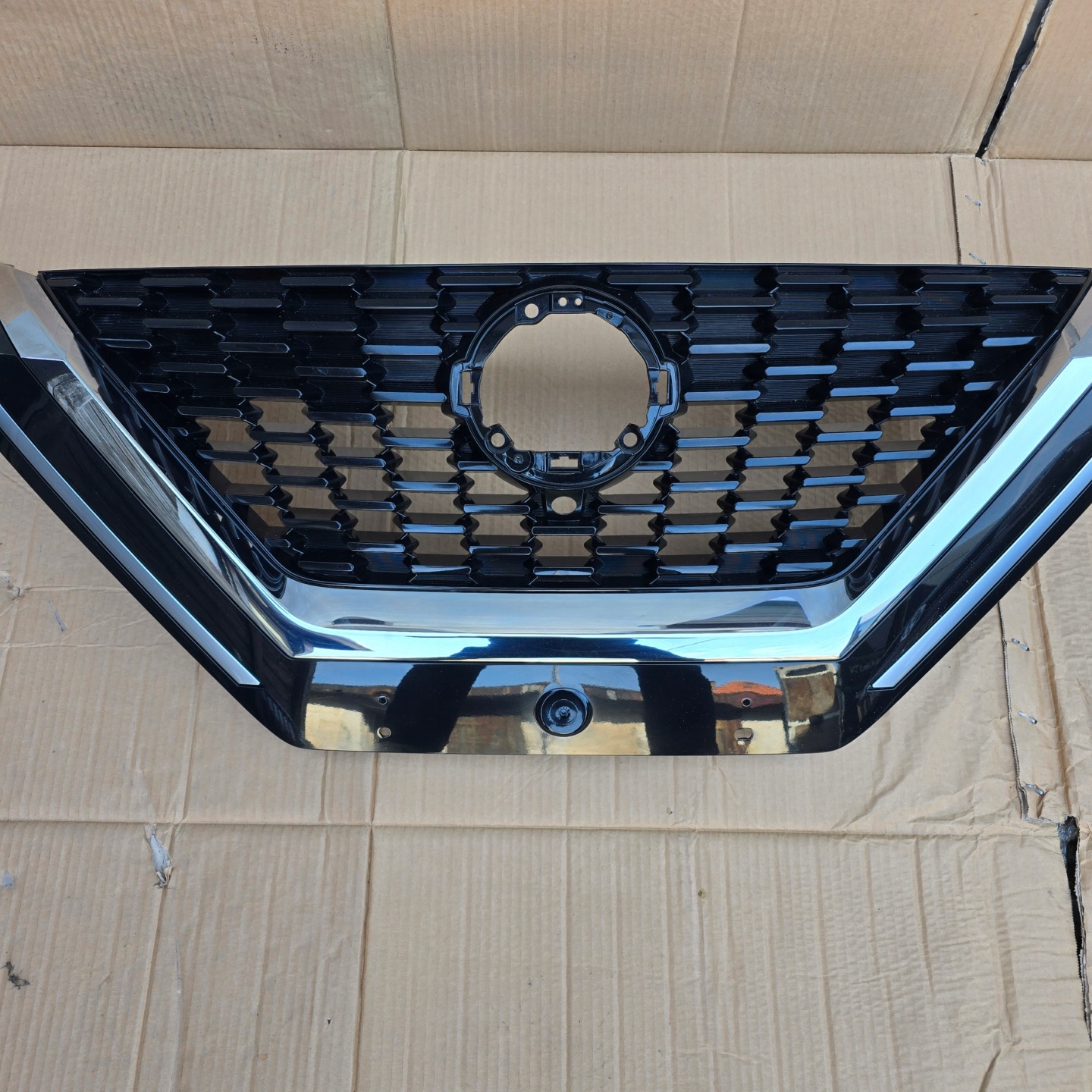 Nissan Qashqai J12 Kühlergrill FRONTGRILL Kühlergitter 623106UAA3 - Thumbnail 4