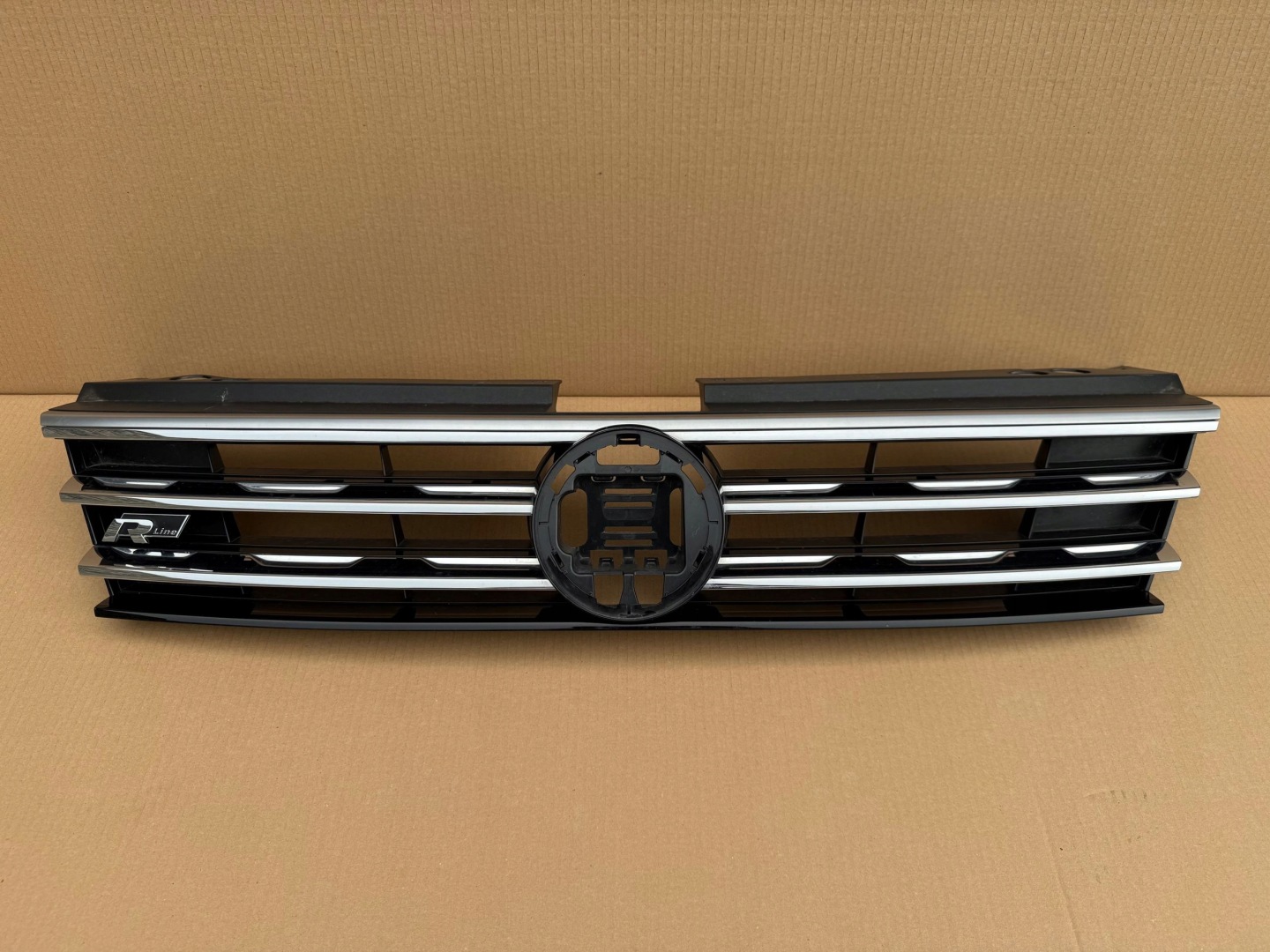 VW Tiguan Kühlergrill FRONTGRILL Kühlergitter 5NA853653RL - Thumbnail 1