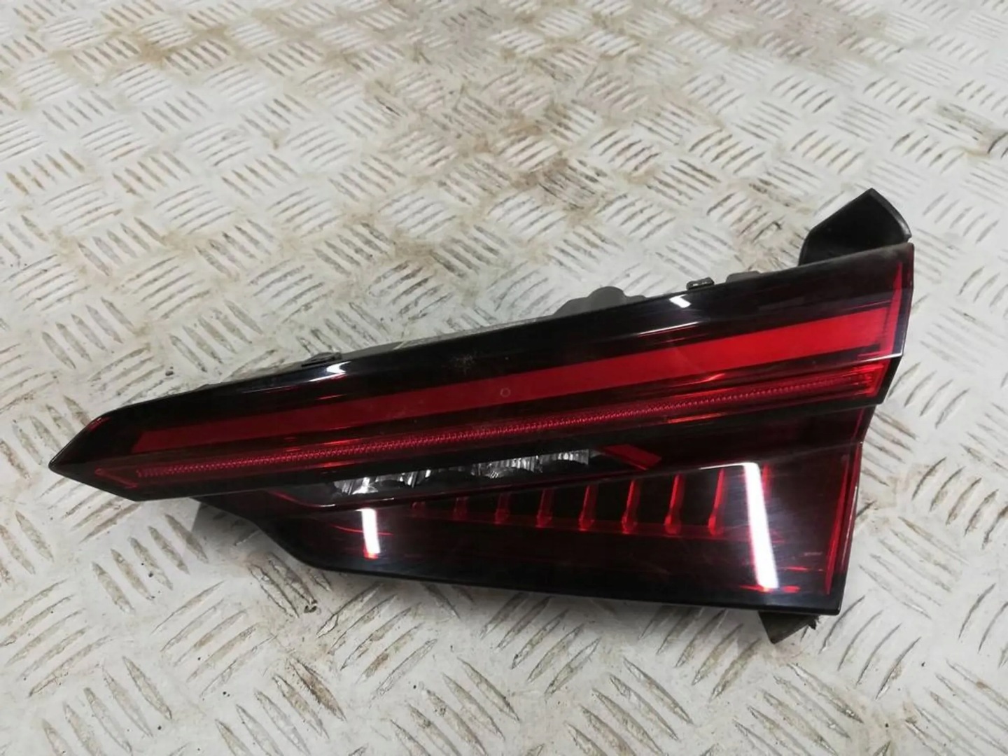 Audi A5 Rückleuchte 8W6945094J Rearlamp - Thumbnail 1