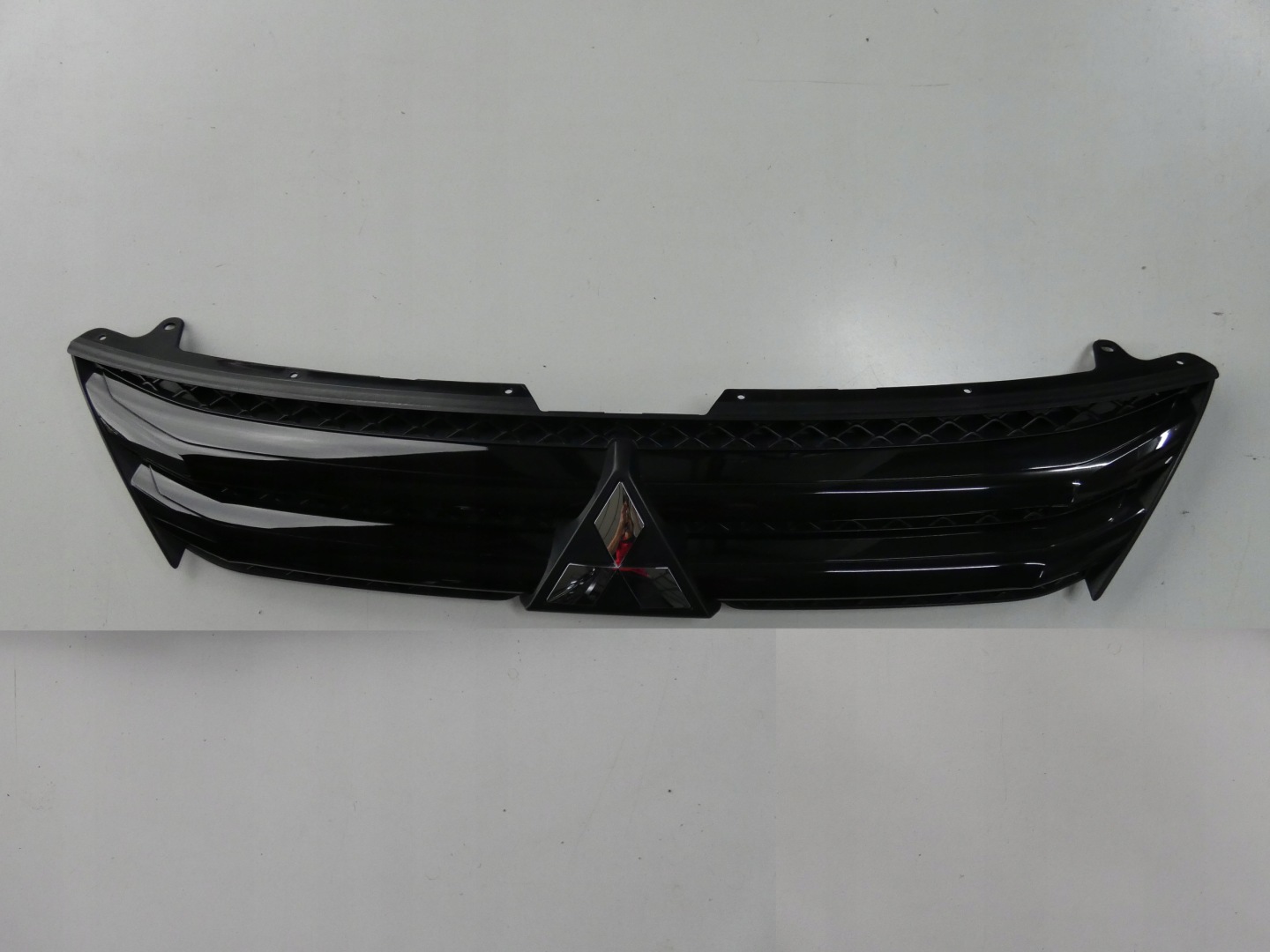 Mitsubishi Eclipse D30 Kühlergrill FRONTGRILL Kühlergitter 7450B072 - Thumbnail 3