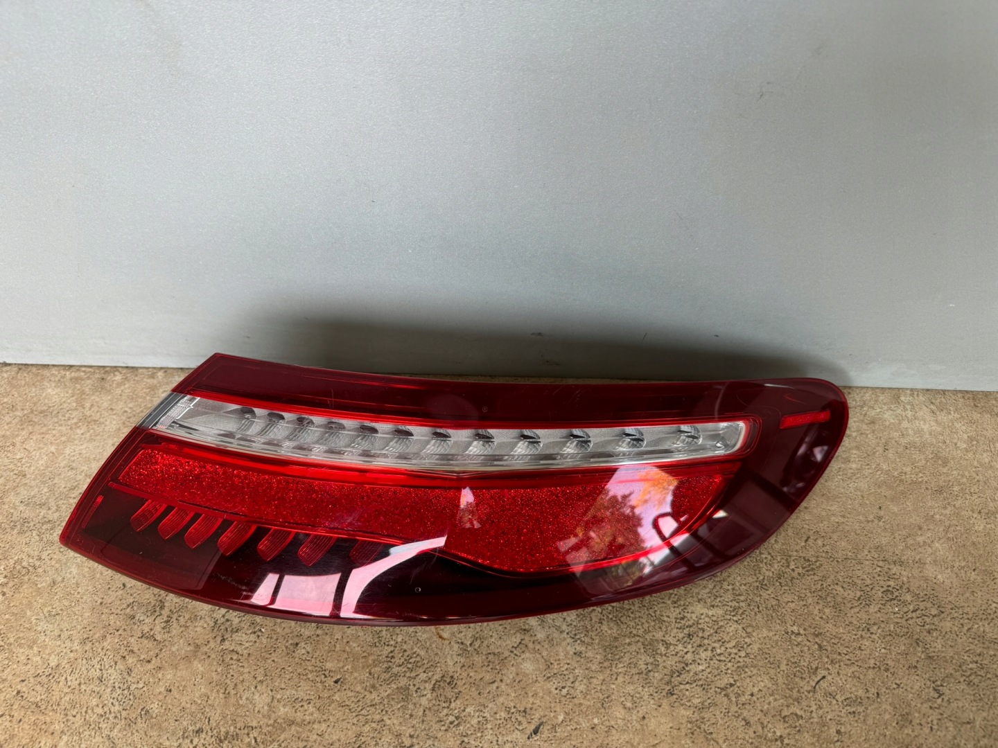 Mercedes-Benz E-Klasse W238 Rückleuchte A2389066601 Rearlamp - Thumbnail 1