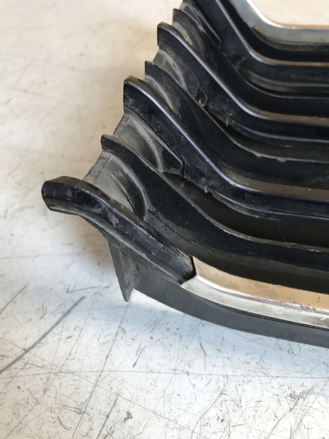 Ford Focus I Mk1 Kühlergrill FRONTGRILL Kühlergitter - Thumbnail 5