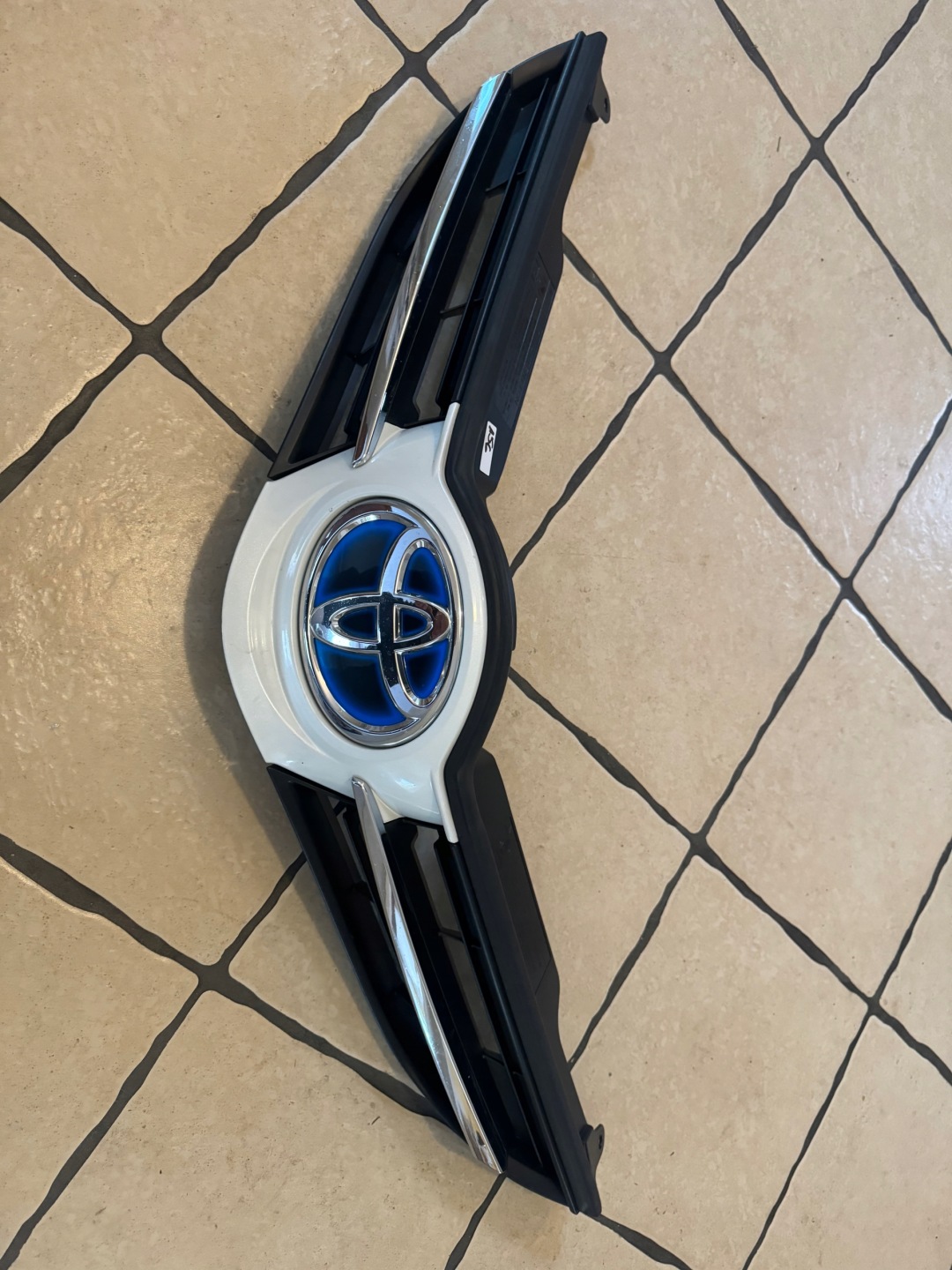 Toyota Auris E150 Kühlergrill FRONTGRILL Kühlergitter - Thumbnail 1