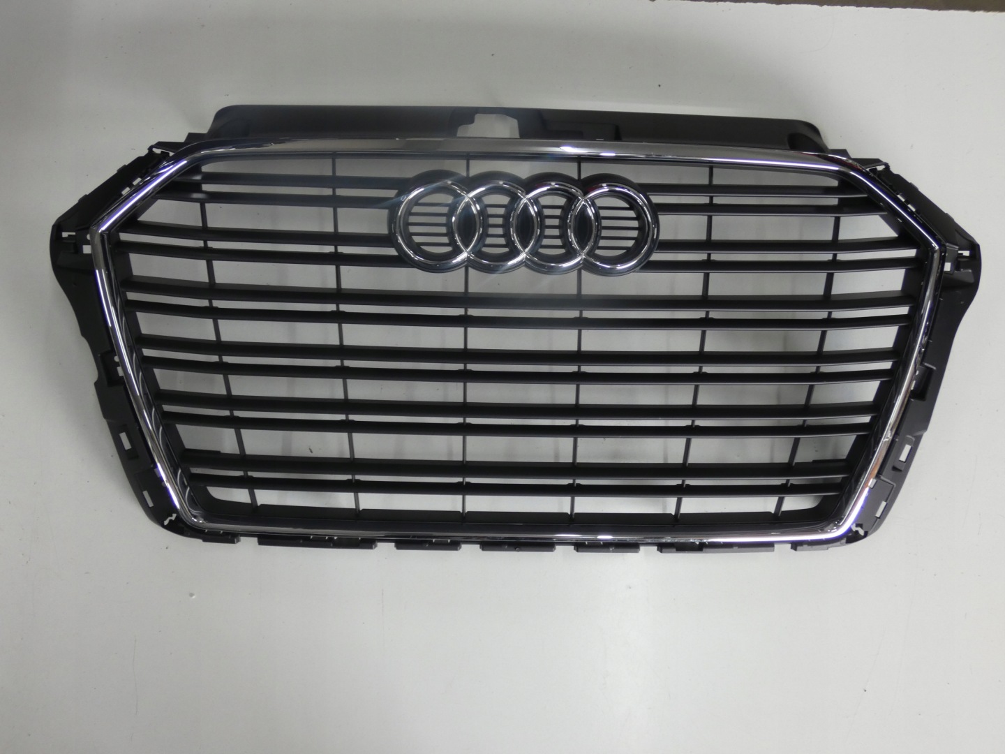 Audi A3 8V Kühlergrill FRONTGRILL Kühlergitter 8V5853651M - Thumbnail 1