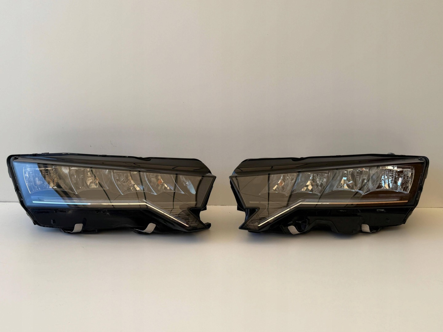 Frontscheinwerfer Skoda Octavia 1U 5E4941010 LED Links Scheinwerfer Headlight - Thumbnail 1