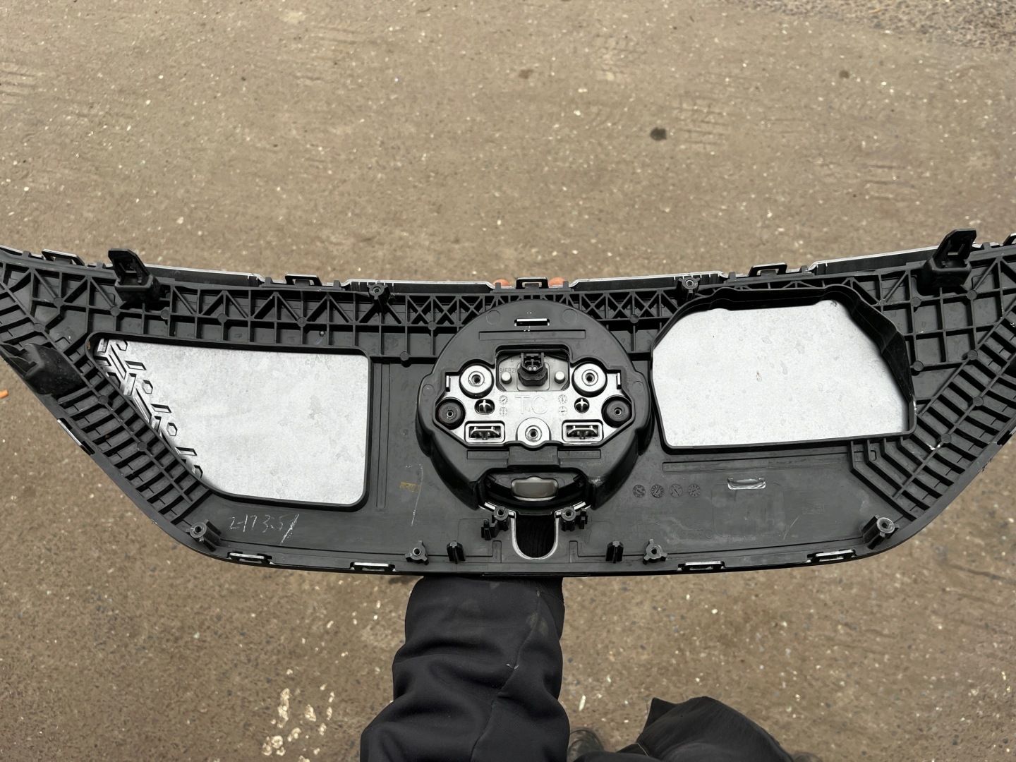 Nissan Leaf ZE0 Kühlergrill FRONTGRILL Kühlergitter 620276WK5B - Thumbnail 10