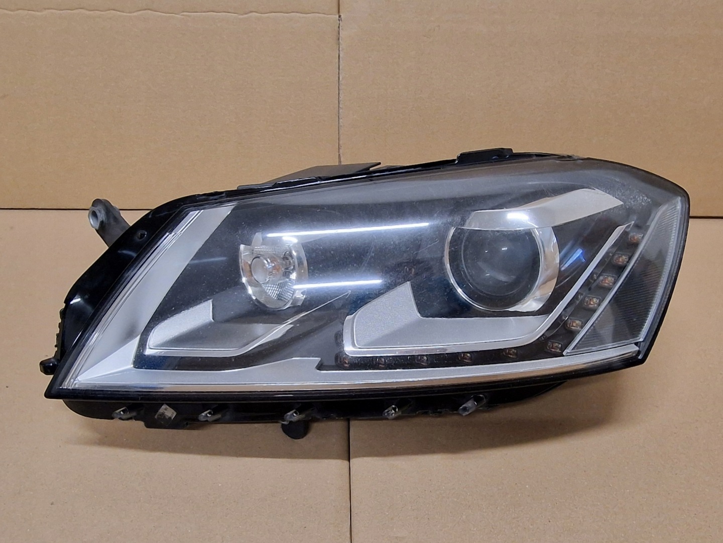 Frontscheinwerfer VW Passat B7 3AB941033VW Bi-Xenon Links Scheinwerfer Headlight - Thumbnail 1