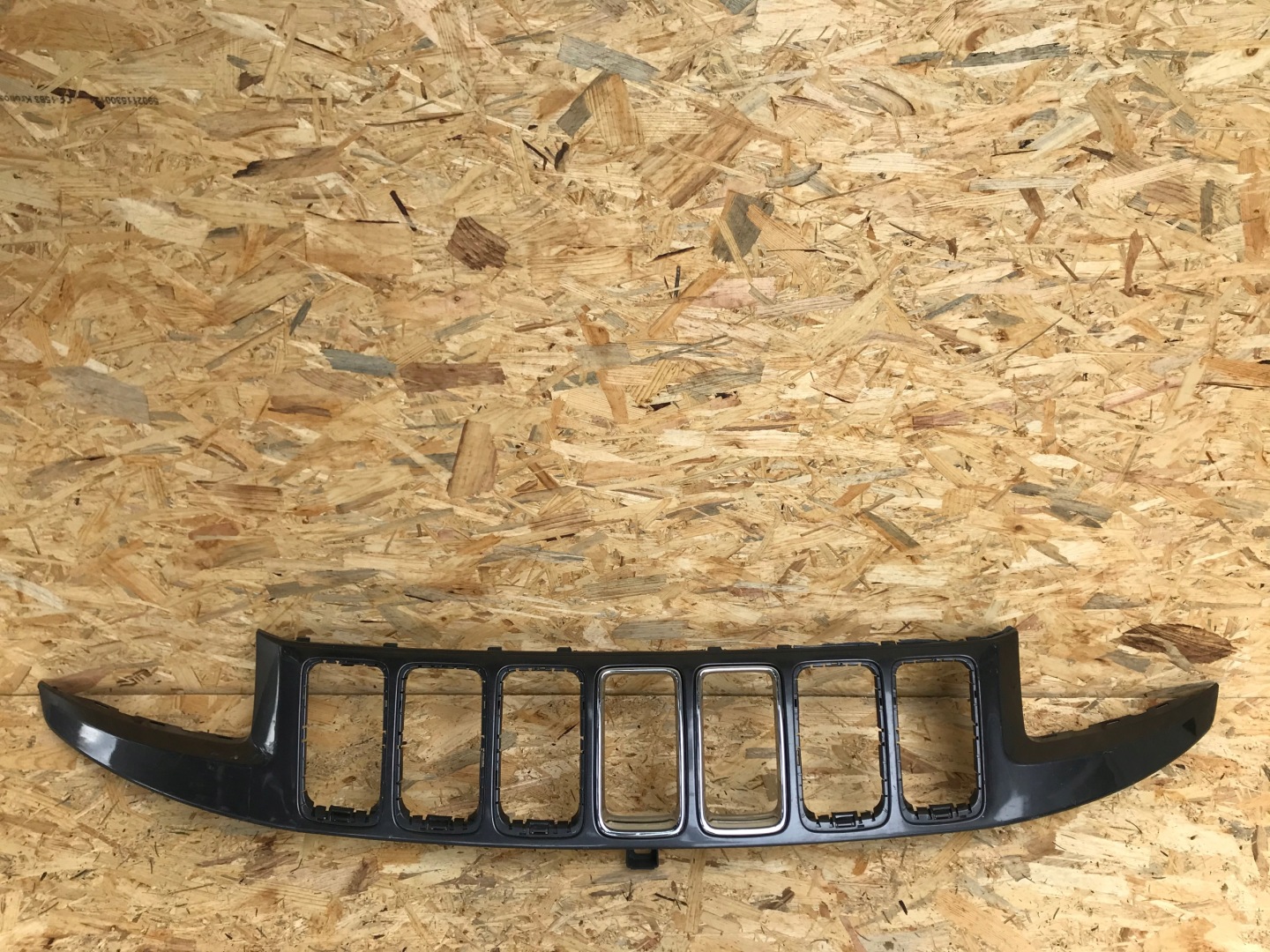 Jeep Cherokee J Kühlergrill FRONTGRILL Kühlergitter 1WL32TRMGR - Thumbnail 1