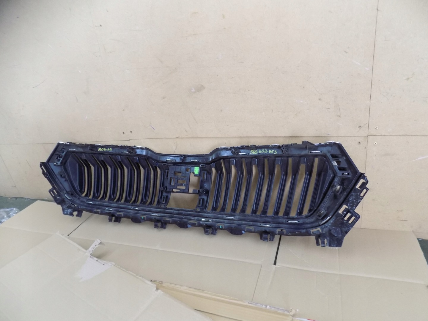 Skoda Kodiaq 565 Kühlergrill FRONTGRILL Kühlergitter 565853653 - Thumbnail 8