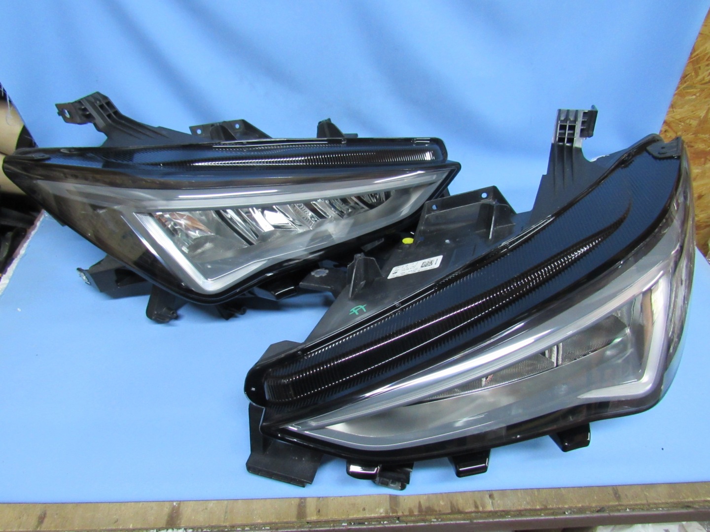 Frontscheinwerfer SEAT Born K1 10F941007HH LED Links Scheinwerfer Headlight - Thumbnail 1