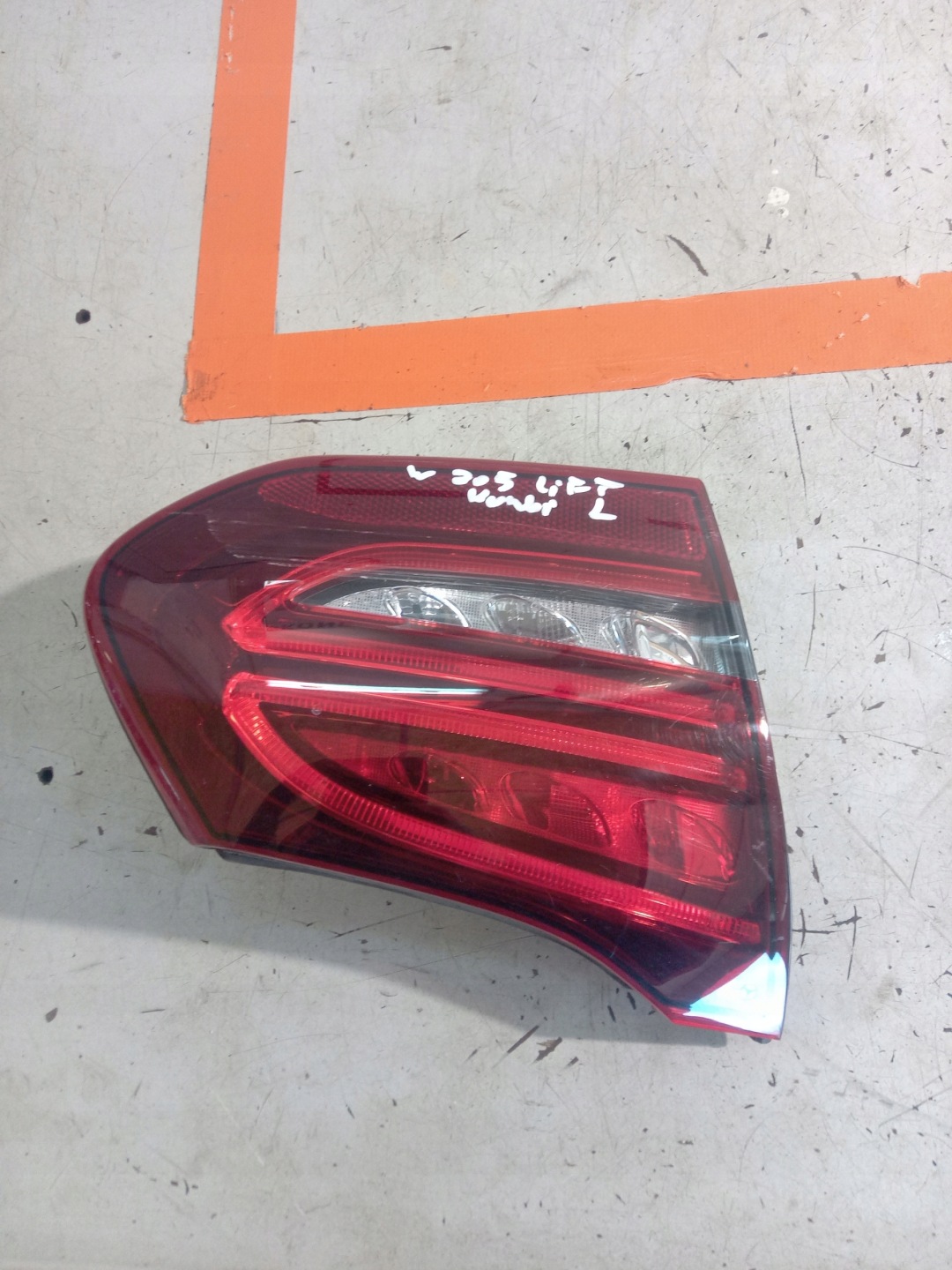 Mercedes-Benz C-Klasse W205 Rückleuchte A2059065005 Rearlamp - Thumbnail 1