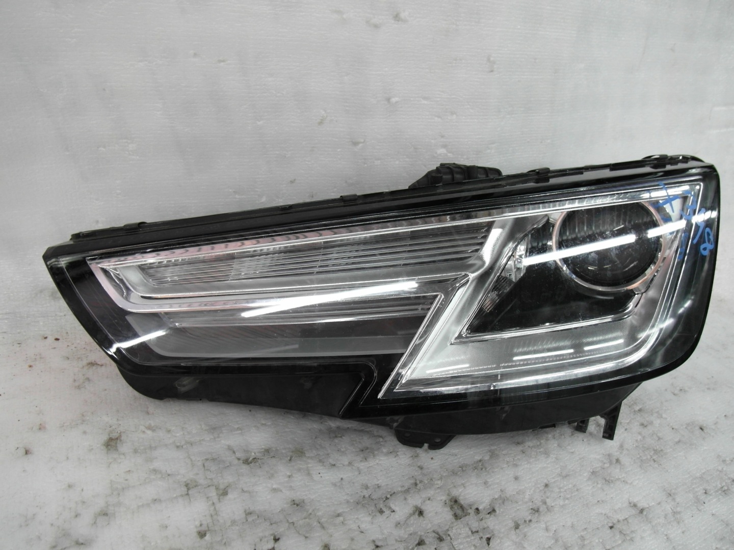 Frontscheinwerfer Audi A4 B9 8W0941005AU Bi-Xenon Links Scheinwerfer Headlight - Thumbnail 1