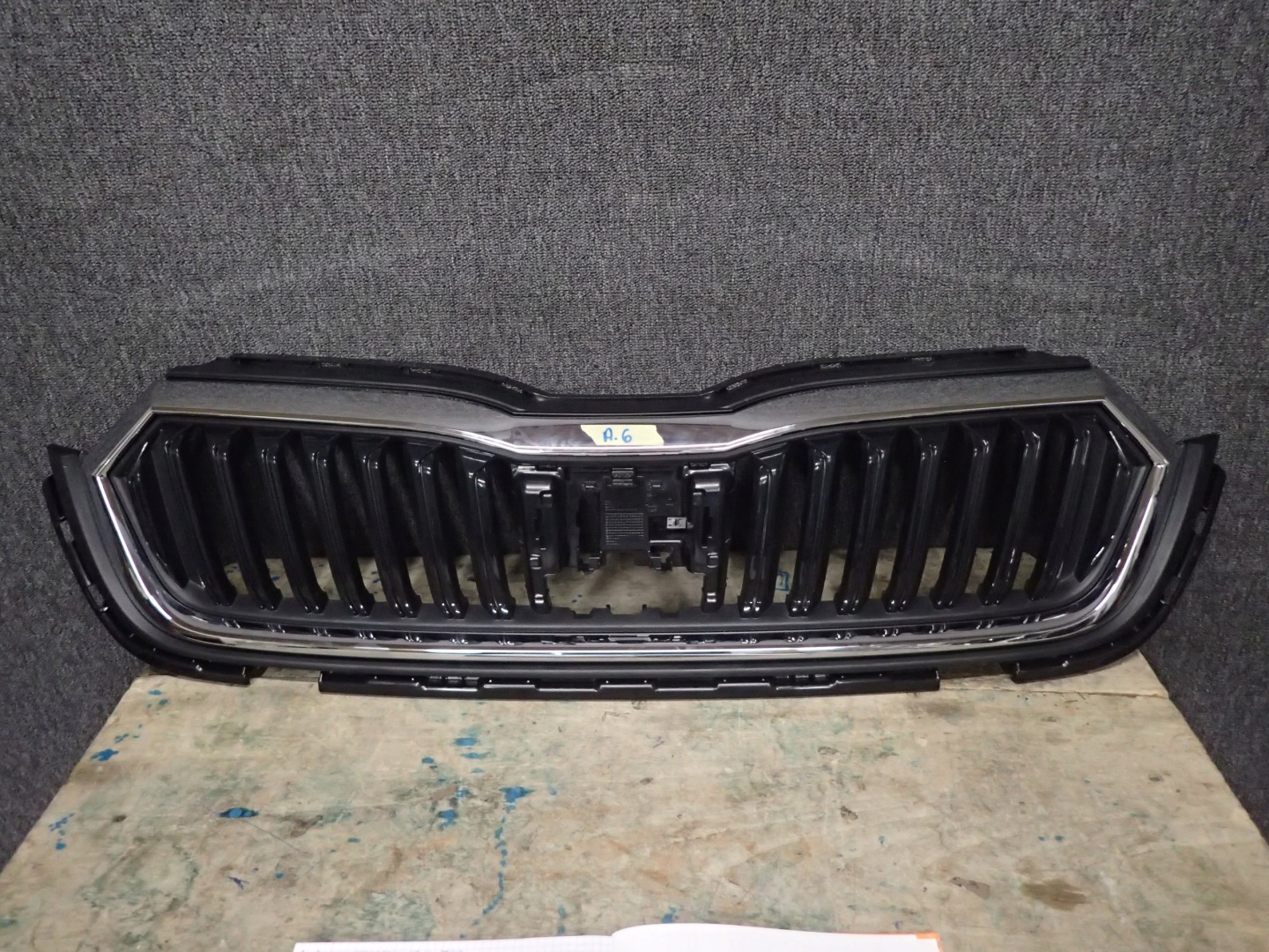 Skoda Octavia 1U Kühlergrill FRONTGRILL Kühlergitter - Thumbnail 1