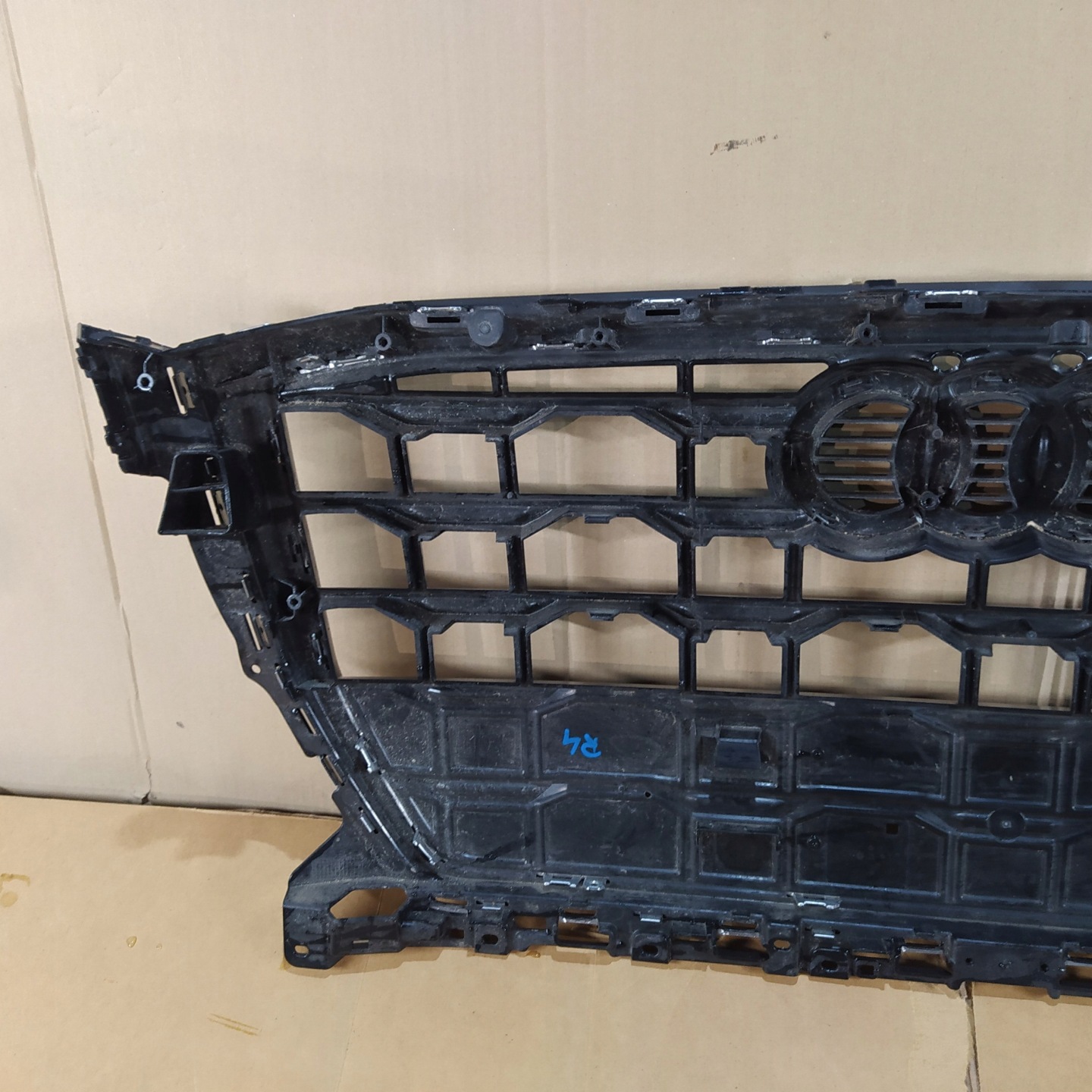 Audi Q2 Kühlergrill FRONTGRILL Kühlergitter 81A853651H - Thumbnail 6