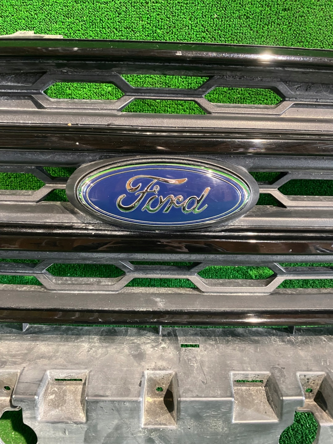 Ford EcoSport Kühlergrill FRONTGRILL Kühlergitter GM1517B968 - Thumbnail 3