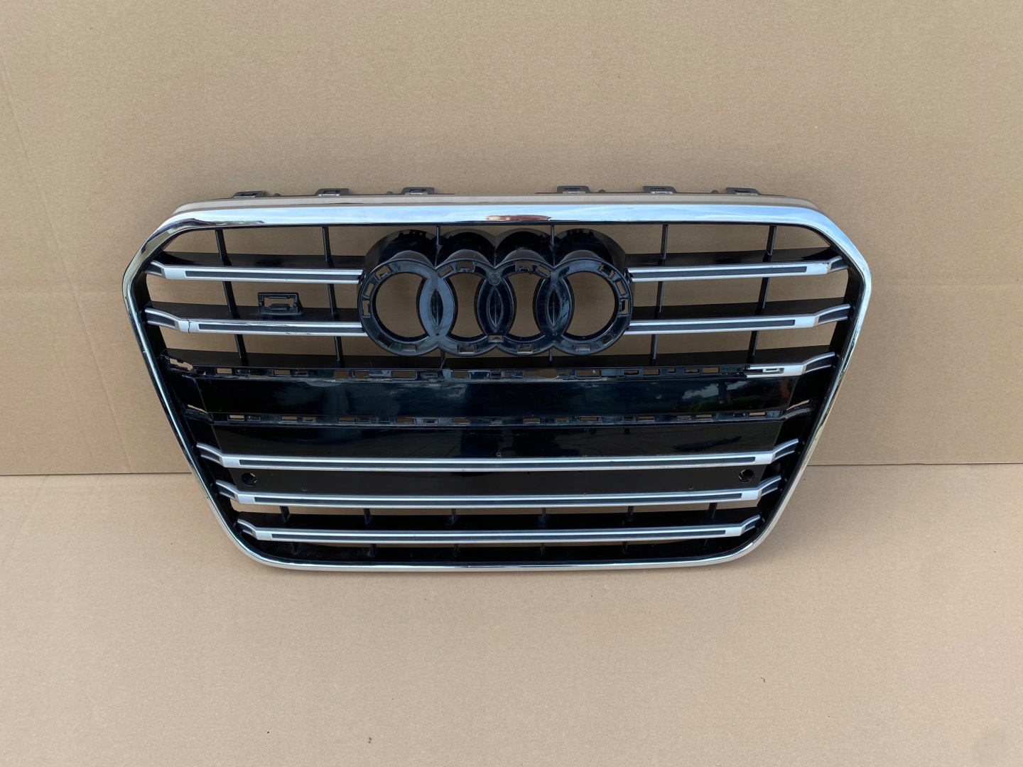 Audi A6 Kühlergrill FRONTGRILL Kühlergitter 4G0853653B - Thumbnail 1