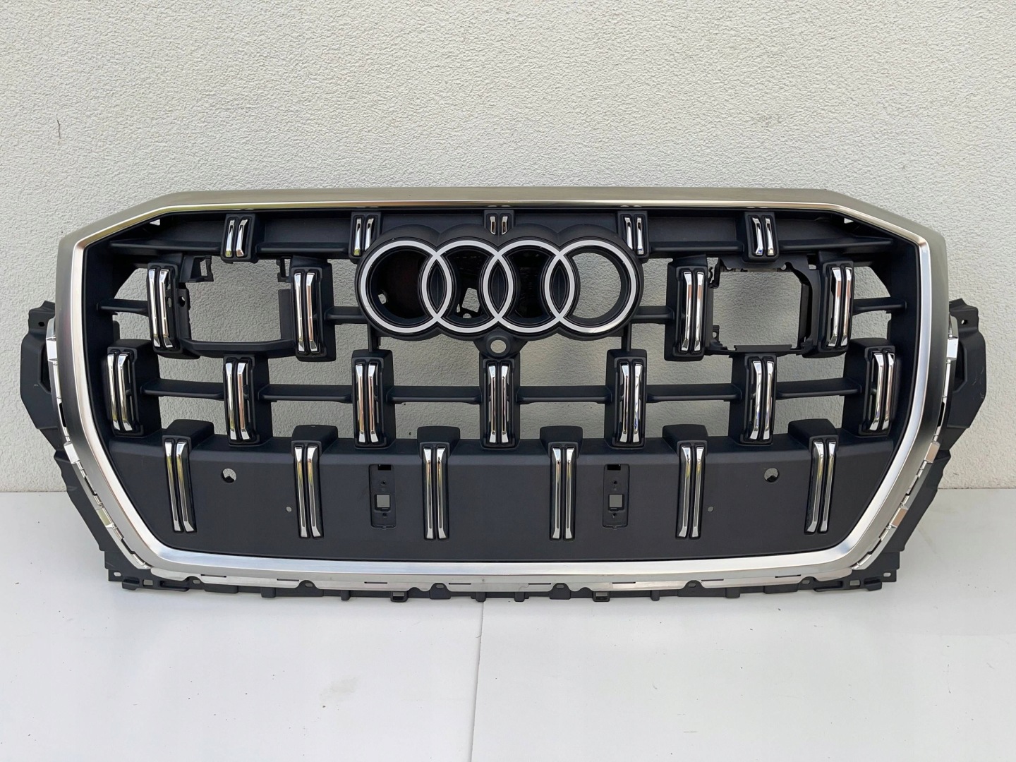 Audi Q7 Kühlergrill FRONTGRILL Kühlergitter 4M0853651BE - Thumbnail 1