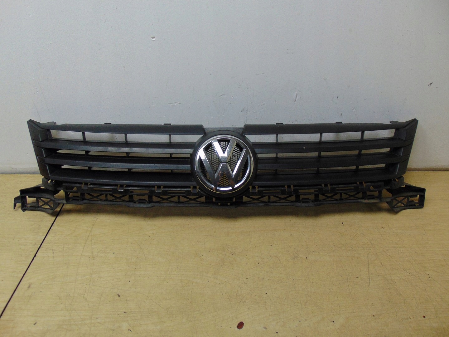 VW Touran 1T Kühlergrill FRONTGRILL Kühlergitter 1T0853653L - Thumbnail 1
