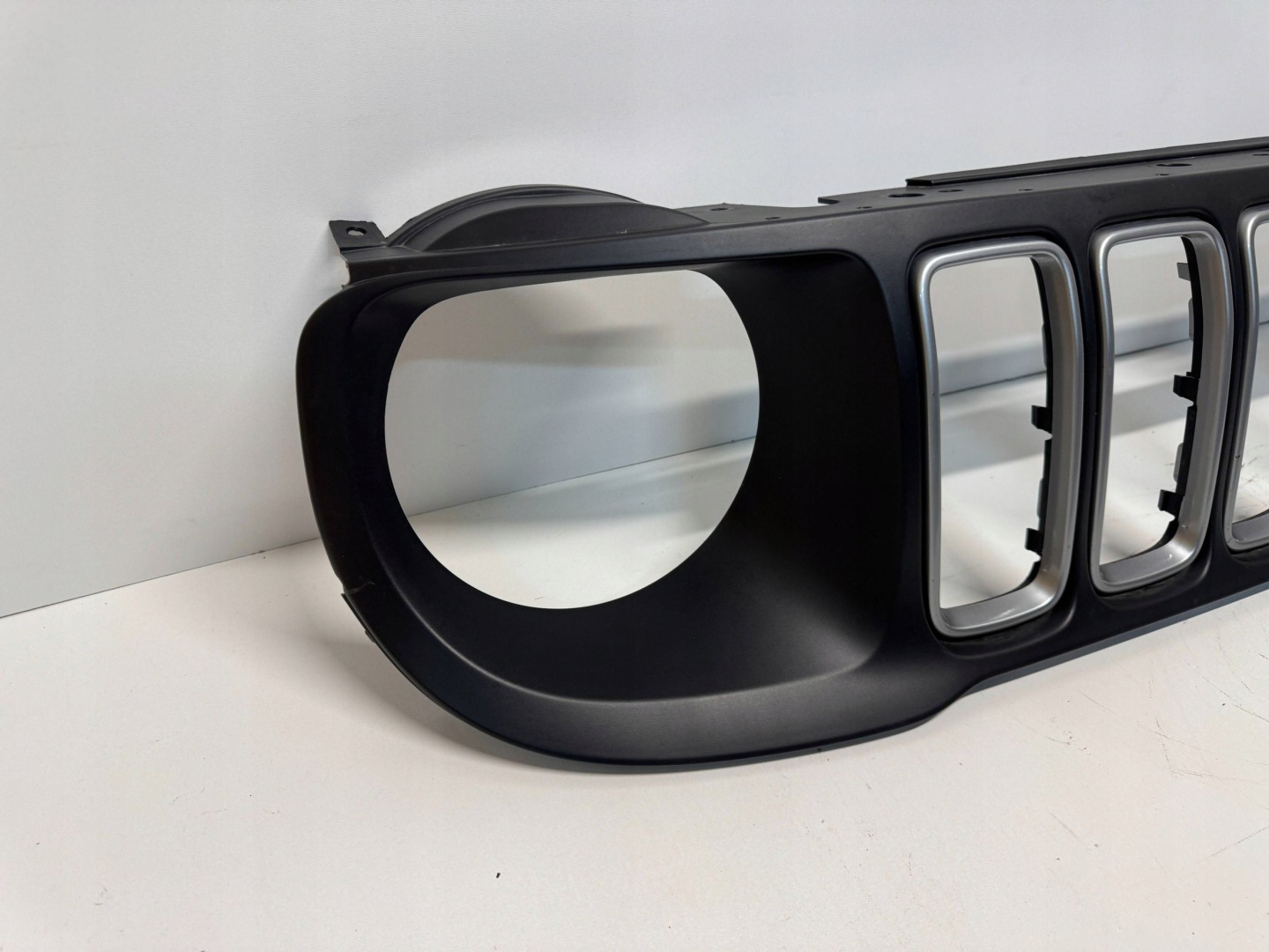 Jeep Renegade BU Kühlergrill FRONTGRILL Kühlergitter 52088680 - Thumbnail 2