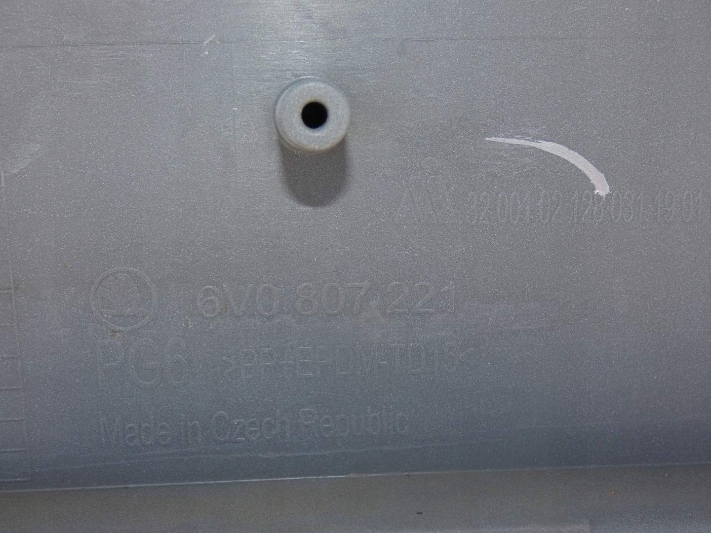 Skoda Fabia 6Y Kühlergrill FRONTGRILL Kühlergitter 6V0807221 - Thumbnail 12