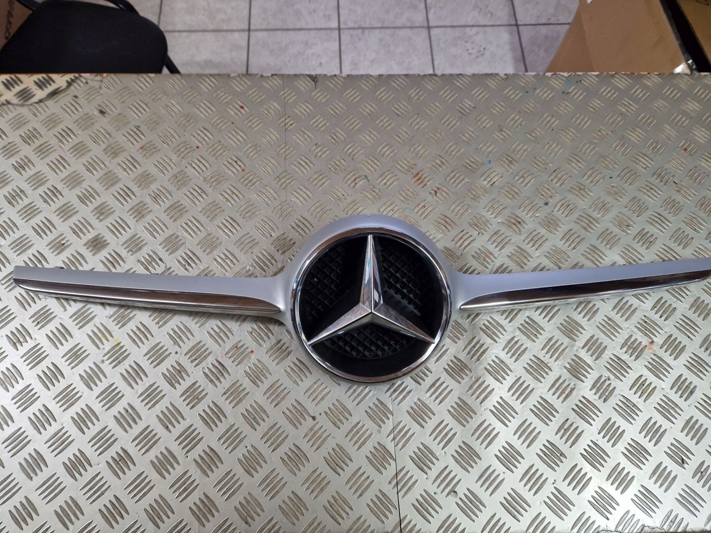 Mercedes-Benz C-Klasse W205 Kühlergrill FRONTGRILL Kühlergitter A2058880560 - Thumbnail 1