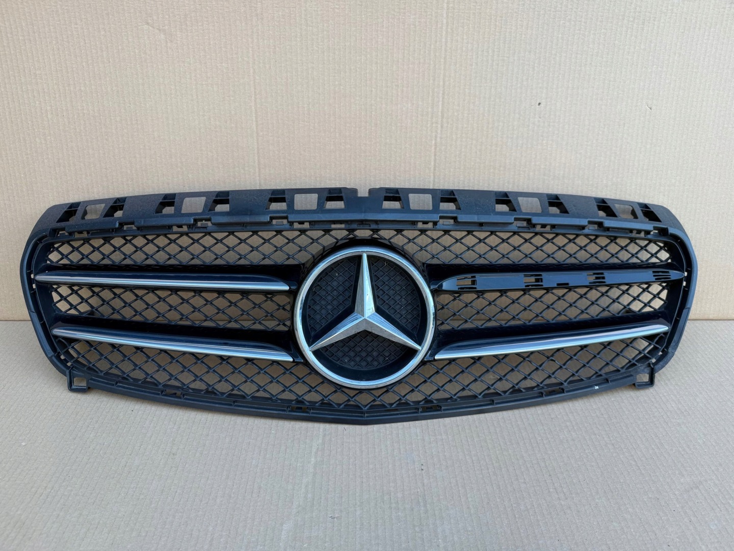 Mercedes-Benz A-Klasse W176 Kühlergrill FRONTGRILL Kühlergitter A1768880260 - Thumbnail 1