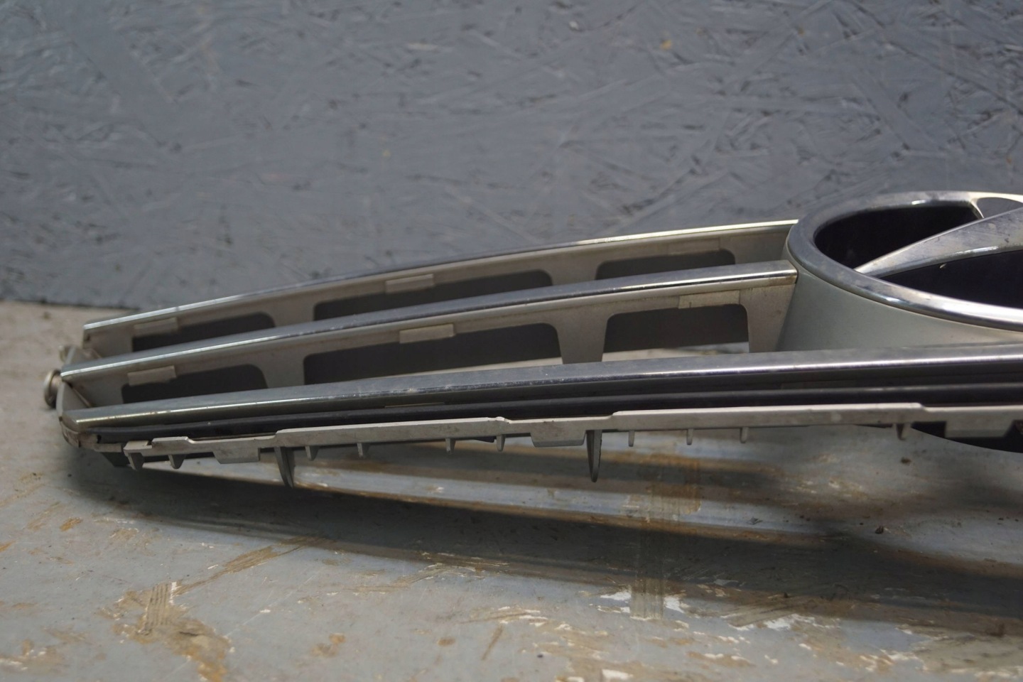 Mercedes-Benz C-Klasse W204 Kühlergrill FRONTGRILL Kühlergitter A2048800023 - Thumbnail 10